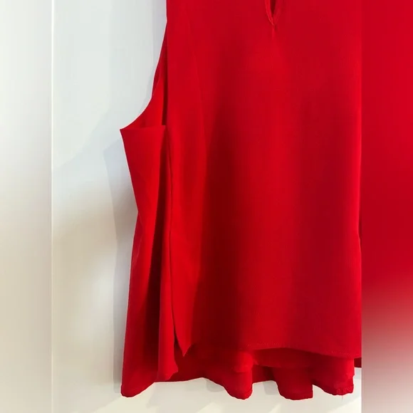 ASTR Sleeveless Top with Cutaway Back Size M - Picture 4 of 5